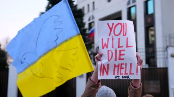 Chisinau Moldova Maart 2022 Mensen Protesteren Voor Russische Ambassade Tegen — Stockvideo