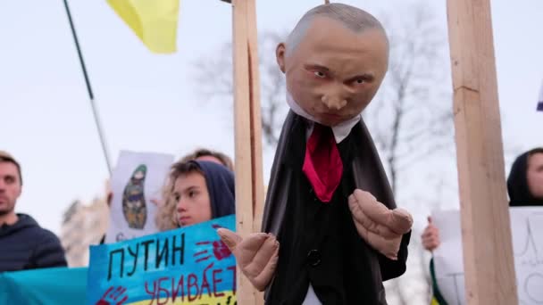 Chisinau Moldova Maart 2022 Mensen Protesteren Voor Russische Ambassade Tegen — Stockvideo