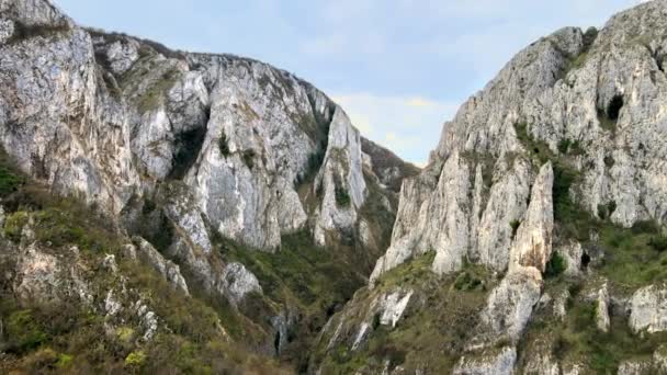 Légi Drón Kilátás Egy Sziklás Kanyonra Romániában Sziklás Sziklák Sziklás — Stock videók
