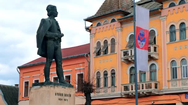 Estátua Avram Iancu Localizada Praça Central Cluj Napoca Romênia Edifícios — Vídeo de Stock