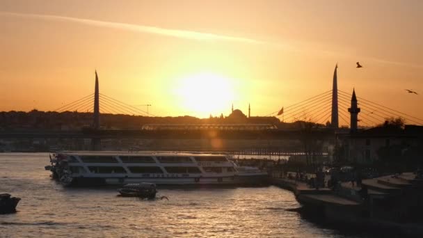 Istanbul Turquía Abril 2022 Paisaje Urbano Estambul Atardecer Turquía Estrecho — Vídeos de Stock