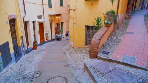 Sanremo Italien Mai 2022 Schmale Mittelalterliche Straße Der Altstadt Gebäude — Stockvideo