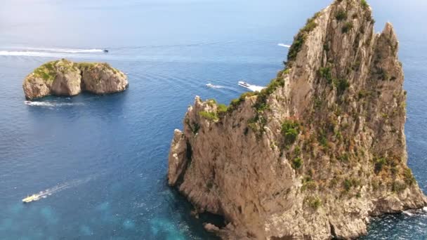 Aerial Drone View Tyrrhenian Sea Coast Capri Italy Rocky Cliffs — Stock Video