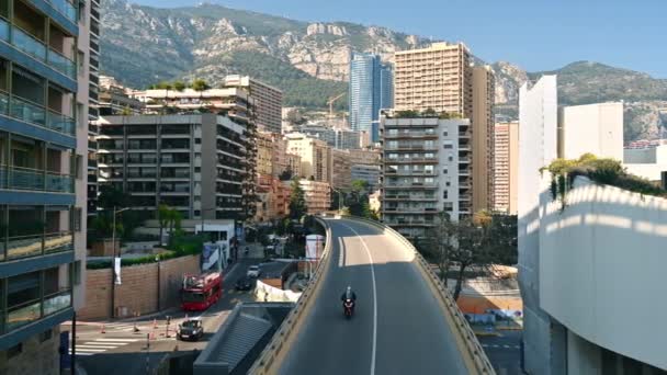 Monaco Květen 2022 Cityscape Monaco Most Pohybujícími Automobily Kopce Vícenásobné — Stock video