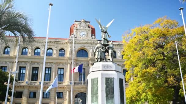 法国戛纳 2022年5月 位于法国戛纳市政厅前广场上的二战纪念碑 — 图库视频影像