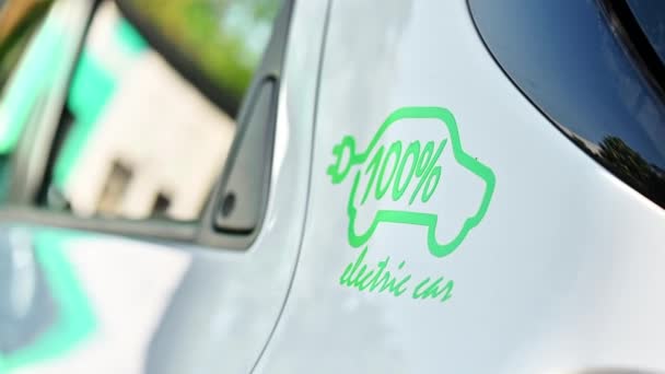 Ikona Ekologii Zaparkowanym Samochodzie Elektrycznym — Wideo stockowe