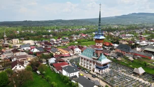 Vista Aérea Del Cementerio Merry Sapanta Rumania Iglesia Cementerio Edificios — Vídeos de Stock