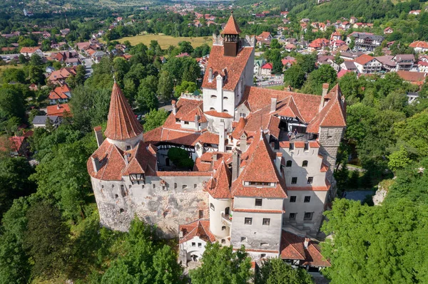 Aerial Drone View Bran Castle Romania Medieval Castle Tourists Carpathians — Stockfoto
