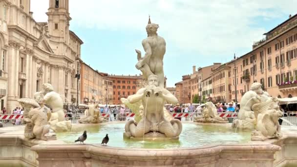 Рим Италия Июнь 2022 Фонтан Нептуна Расположен Площади Пьяцца Навона — стоковое видео