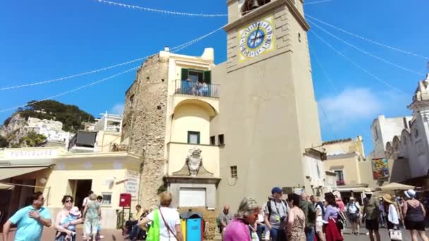 Capri Italy June 2022 Street Scape Town Square Walking People — Stock Video