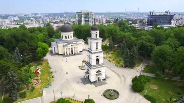 Chisinau Şehir Merkezindeki Hava Aracı Görüntüsü Central Park Manzarası Katedral — Stok video