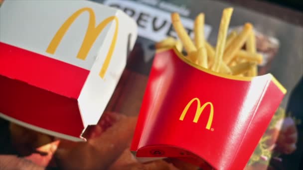 Chisinau Moldova June 2022 Burger Box Fries Mcdonald — 图库视频影像
