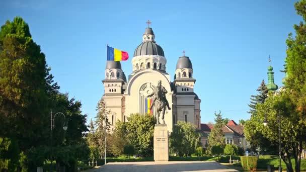 Ascension Lord Cathedral Avram Iancu Statue Centre Targu Mures Romania — Vídeos de Stock