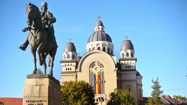 Ascension Lord Cathedral Avram Iancu Statue Centre Targu Mures Romania — Vídeos de Stock