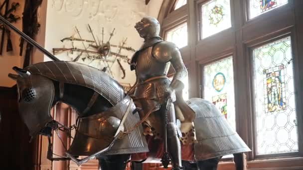 Peles Castle Interior Romania Room Statue Knight Horse Classic Design — Vídeo de stock