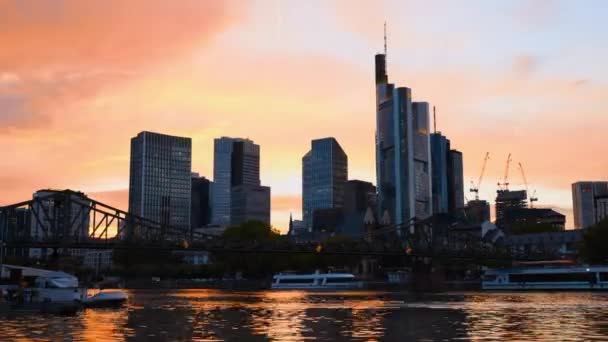Frankfurt Alemania Septiembre 2022 Timelapse Main River City Business Centers — Vídeo de stock
