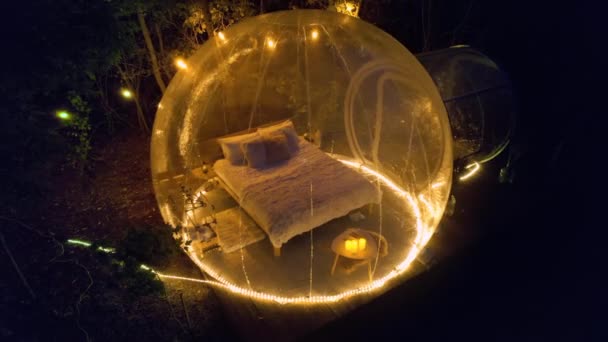 Transparent Bubble Tent Glamping Night Interior Yellow Illumination — Vídeo de Stock