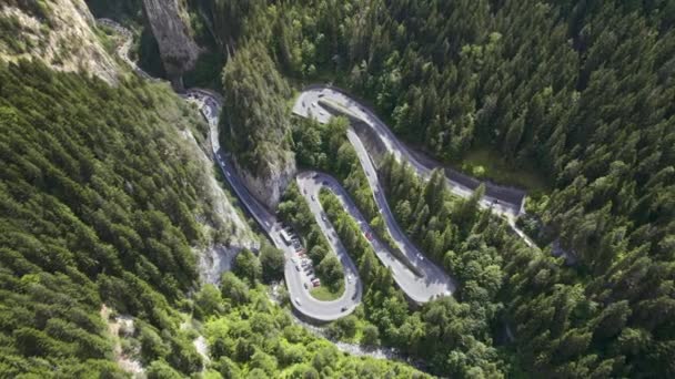 Aerial Drone View Nature Romania Carpathian Mountains Serpentine Road Cars — ストック動画