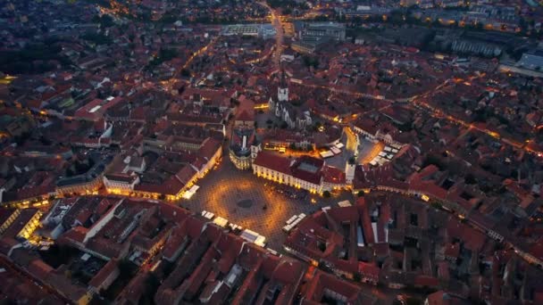 Vista Aérea Del Centro Histórico Sibiu Atardecer Rumania Gran Plaza — Vídeo de stock
