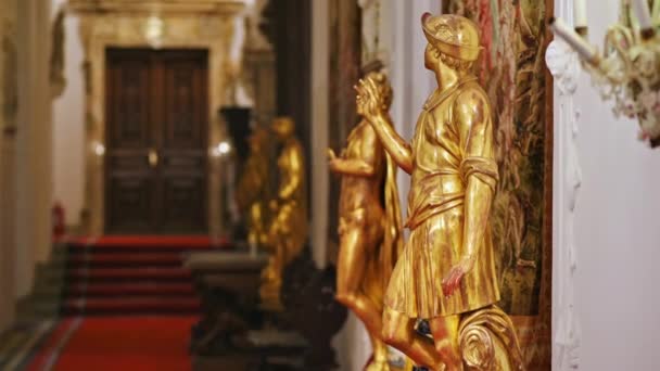 Peles Castle Interior Romania Room Golden Statues Paintings Classic Design — Stockvideo