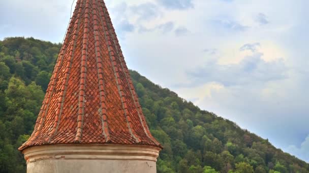 Бран Румыния Августа 2022 Вид Внутренний Двор Замка Колодцем Туристами — стоковое видео
