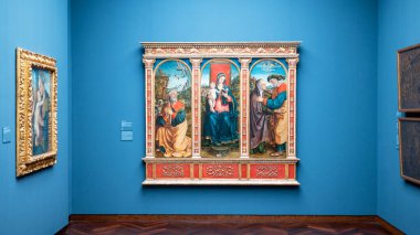 FRANKFURT, GERMANY - EYLÜL 2022: Stadel Sanat Müzesi. İçi resimlerle dolu.