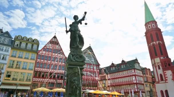 Frankfurt Almanya Eylül 2022 Roemerberg Deki Adalet Çeşmesi Yarı Ahşap — Stok video