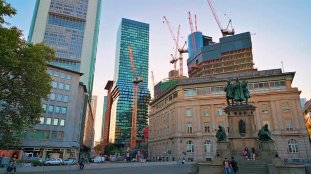 Frankfurt Niemcy Wrzesień 2022 Widok Ulicę Centrum Miasta Zachodzie Słońca — Wideo stockowe