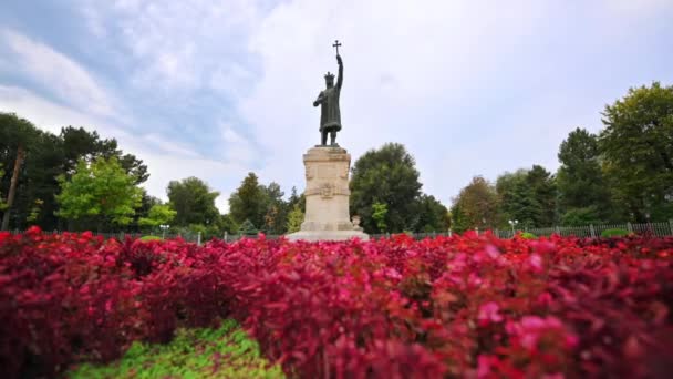 Vista Stephen Grande Monumento Localizado Perto Parque Central Chisinau Moldávia — Vídeo de Stock