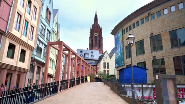 Frankfurt Niemcy Wrzesień 2022 Widok Ulicę Miasta Wąska Ulica Budynkiem — Wideo stockowe