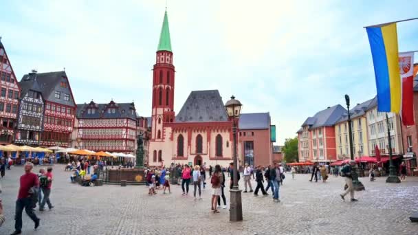 Frankfurt Niemcy Wrzesień 2022 Widok Roemerberg Plac Starym Kościołem Mikołaja — Wideo stockowe