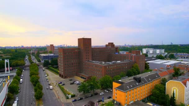 Berlijn Duitsland September 2022 Luchtfoto Van Siemensstadt Bij Zonsondergang Residentiële — Stockvideo