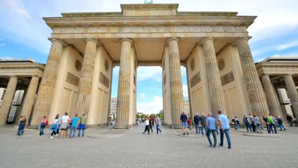 Берлін Німеччина Септембер 2022 Вигляд Бранденбурзьких Воріт Центрі Міста Туристи — стокове відео