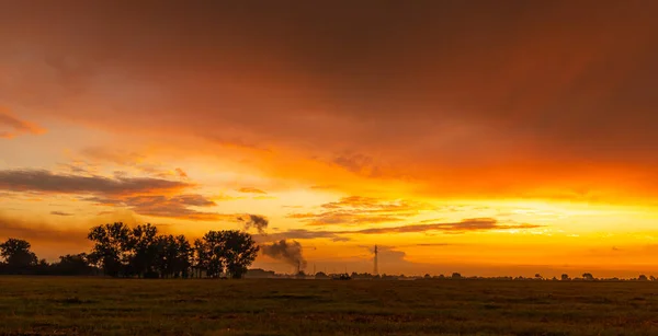 View Fiery Beautiful Sunset Fall Evening Beautiful Colors Sky Bloody — Stock Photo, Image