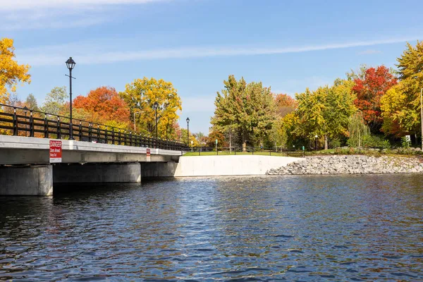 Ottawa Canada October 2021 Rideau River Hog Back Bridge Autumn — Stock Photo, Image