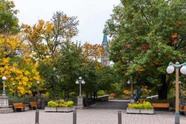 Ottawa, Kanada - 14 Ekim 2021: Mackenzie Bulvarı 'ndan Major' s Hill Park 'a giriş