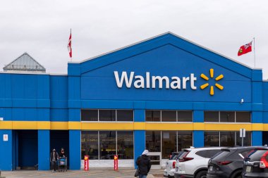 Kanata, Kanada - 20 Kasım 2021: Walmart perakende mağazası girişi