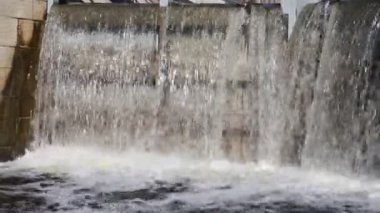 Küçük şelaleye yakın. Rideau Kanalı Ottawa, Kanada 'da kilitleniyor.
