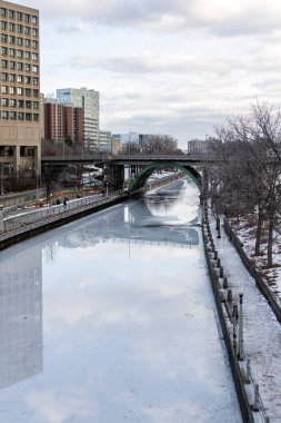 Kışın Kanada, Ottawa 'da Rideau Kanalı