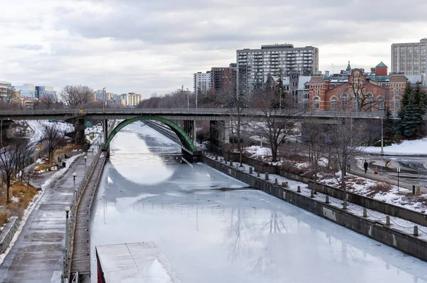 Kışın Kanada, Ottawa 'da Rideau Kanalı