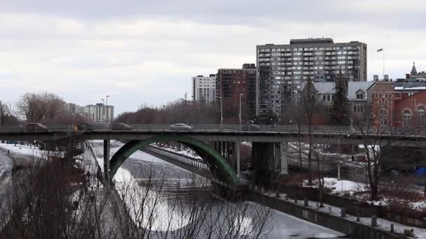 Rideau canal with bridge in Ottawa downtown, Canada in winter — Stock Video