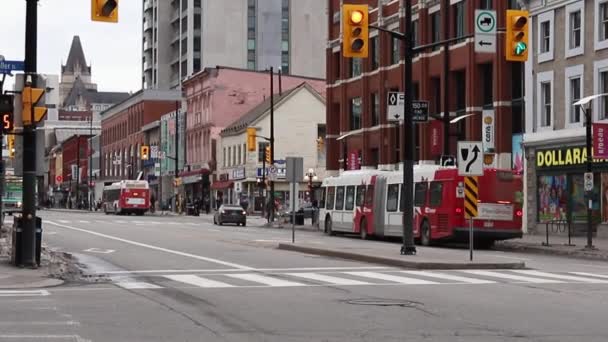 Rideau utca Ottawa belvárosában, Kanada. — Stock videók