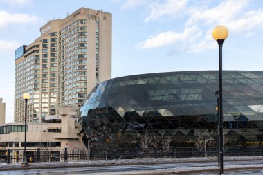 Ottawa şehir merkezindeki Shaw Center ve Westin Oteli