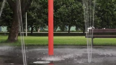 Halk parkında insanların olmadığı bir sıçrama tahtası.