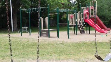 Kanada, Ottawa 'daki yerel halk parkında çocuksuz oyun alanı