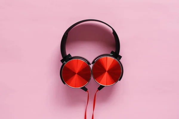 Red Headphones Isolated Pink Background — Fotografia de Stock
