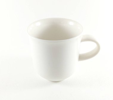 Beyaz arka plan V3 'te izole edilmiş beyaz kahve fincanı.