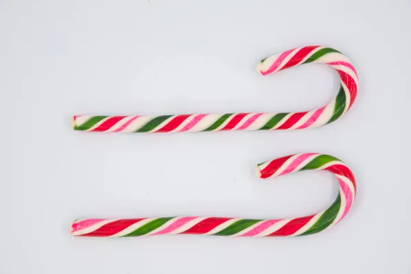 Festlicher Weihnachtsgenuss Flache Lage Von Gestreiften Roten Zuckerrohr Isoliert Auf — Stockfoto