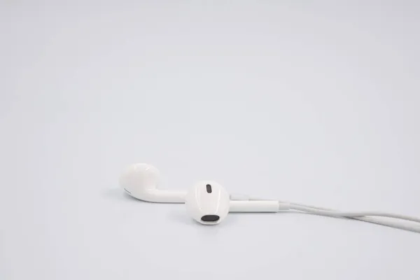 Białe Słuchawki Izolowane Białym Tle Ścieżką Wycinania — Zdjęcie stockowe