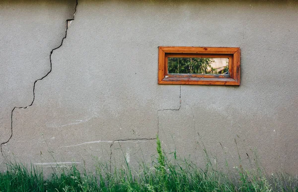 Parede Bonita Cinza Casa Concreto Com Fragmentos Uma Pequena Caixa — Fotografia de Stock